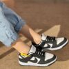 Tienda de ropa y zapatillas zapatilla