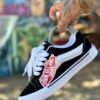 Tienda de ropa y zapatillas zapatilla
