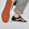 Tienda de ropa y zapatillas zapatilla