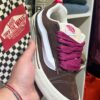 Tienda de ropa y zapatillas zapatilla