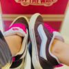 Tienda de ropa y zapatillas zapatilla